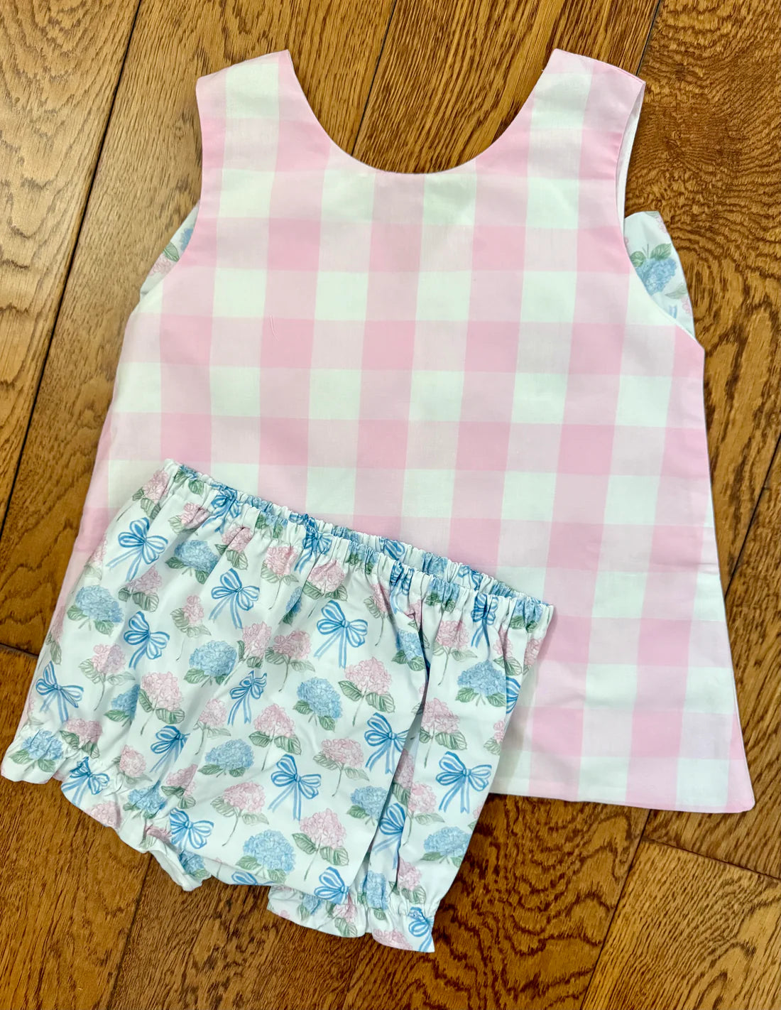 Bow Back Hydrangea Set